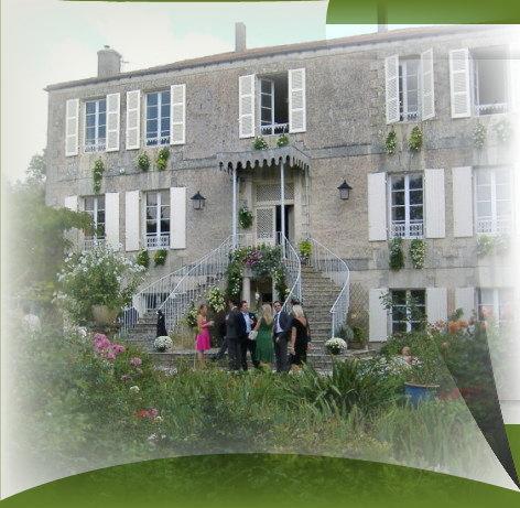 לינה וארוחת בוקר Blanzay-sur-Boutonne Manoir Angle מראה חיצוני תמונה